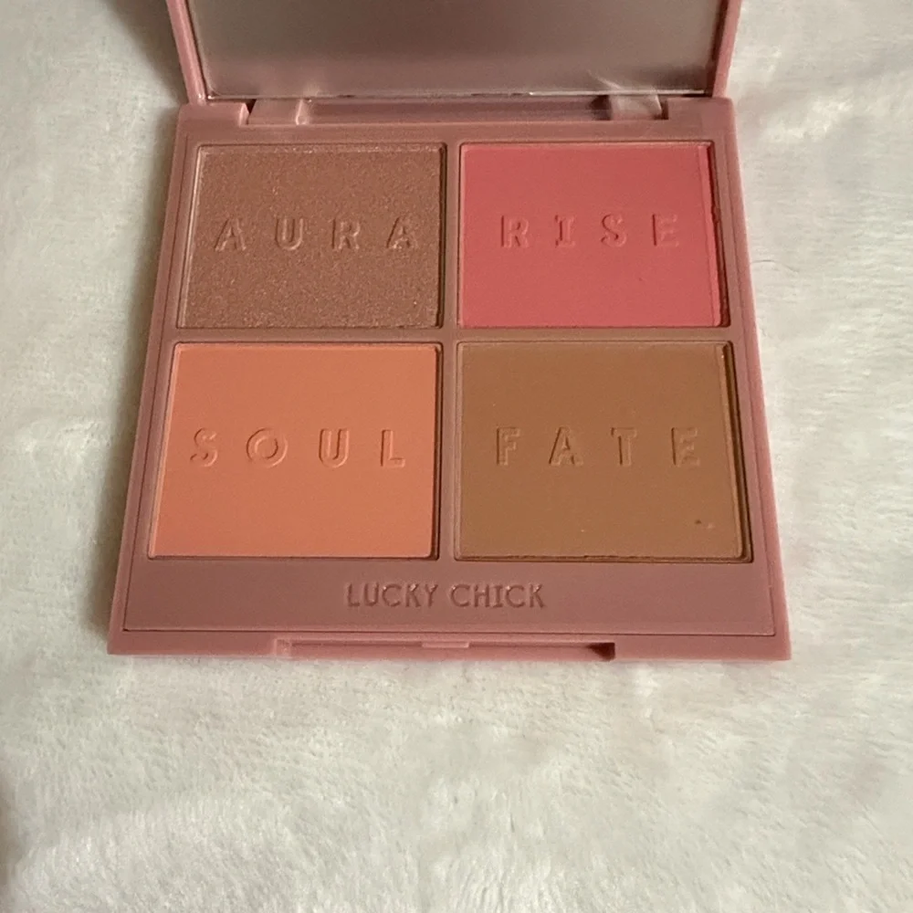 3/$15 🌸 Lucky Chick Blush Palette - Aura & Soul Shades
